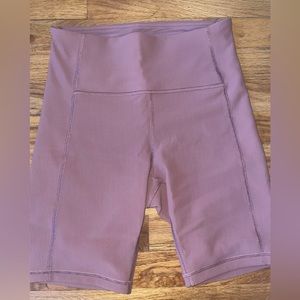 Lululemon Ribbed Contoured High-Rise Short 8”
